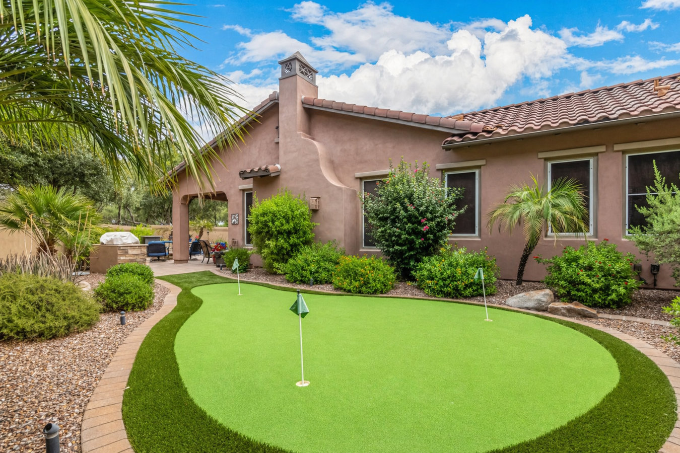 Putting green turf